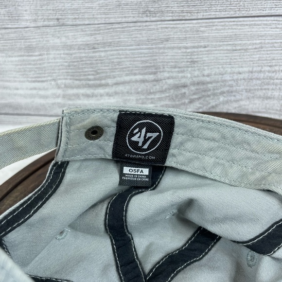 Boston Red Socks Adjustable Strap Hat - Picture 7 of 8